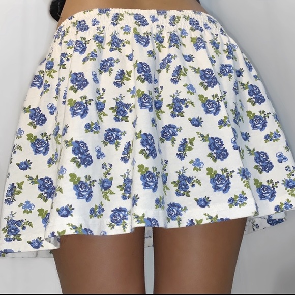 Floral Mini Skirt - Picture 2 of 2